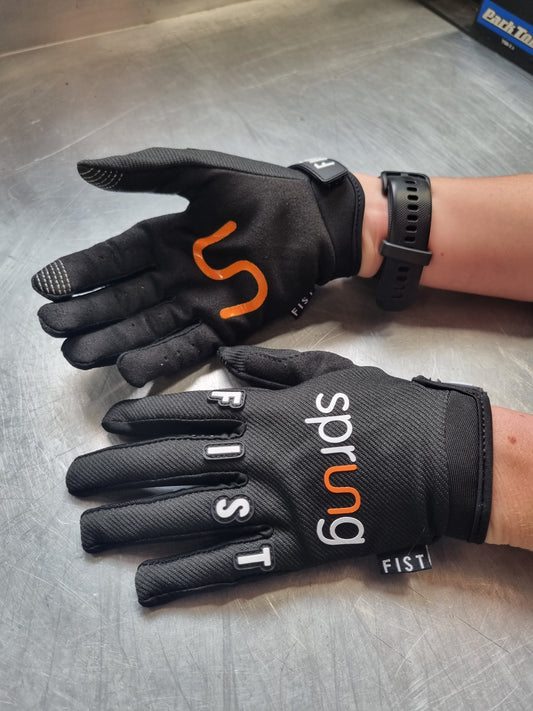 Sprung Fist Gloves