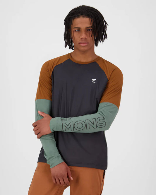 Mons Royale Mens Tarn Merino Bike Wind Logo