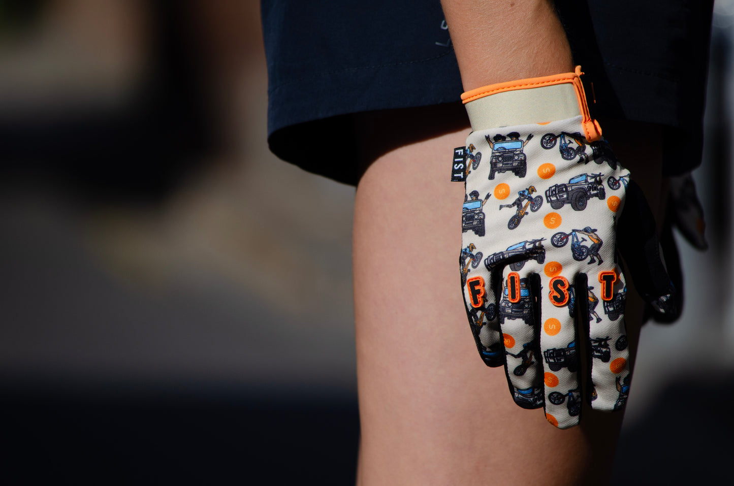 Sprung Fist Gloves