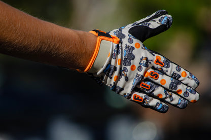 Sprung Fist Gloves